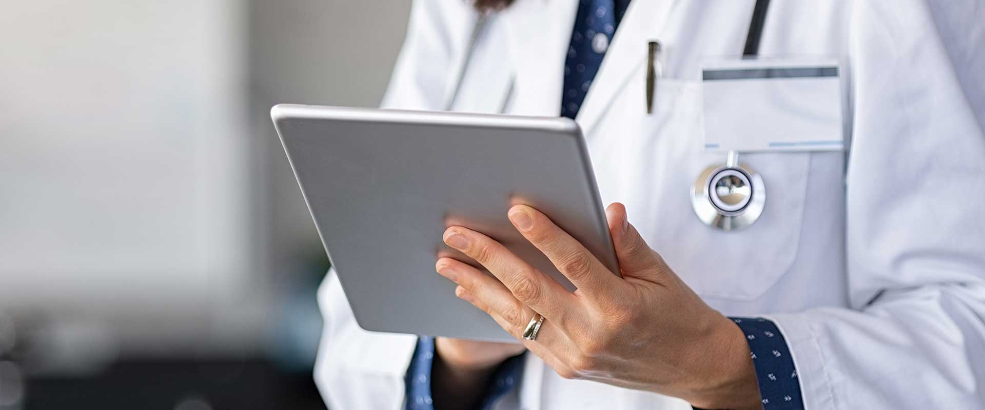 doctor-with-tablet